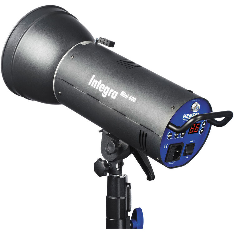 بررسی فلاش استودیویی Hensel Integra 600 Mini Monolight