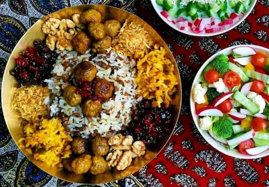 استفاده ار اینفلوئنسرهای محلی برای تبلیغ غذا