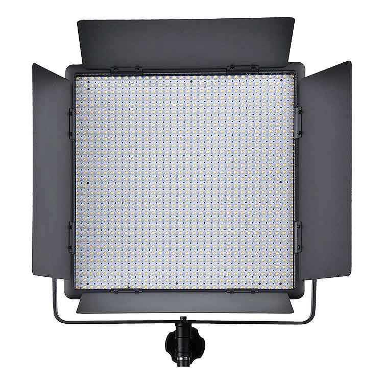 بررسی پروژکتور گودکس Godox Video Light LED1000C