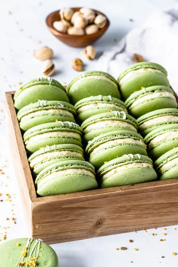 طرز تهیه 3 دسر ساده و خوشمزه با پسته | ماکارون، پودینگ و کیک پسته