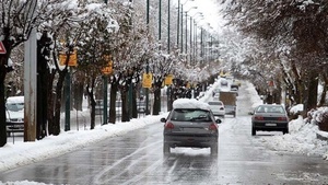 بارش برف و باران در جاده‌های ۱۶ استان