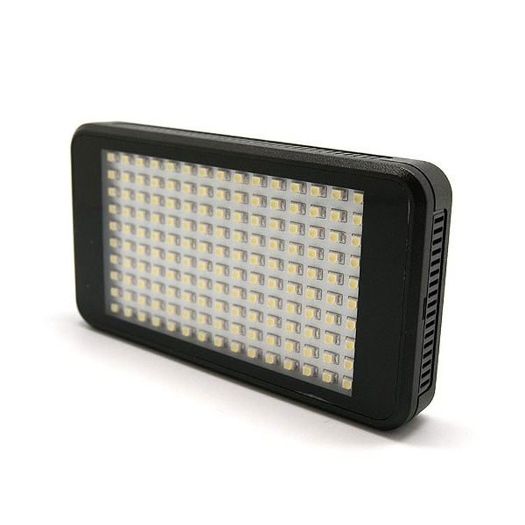 بررسی نور ثابت ال ای دی LED-VL011 10W 700Lux 150-LED Professional Video Light