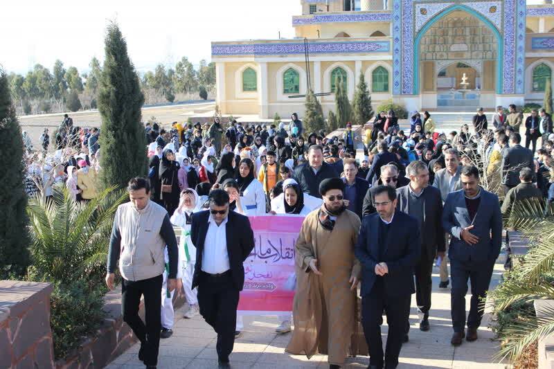 دانشگاه آزاد در مسیر ترویج علم و همبستگی ملی؛ گام به گام به سمت آینده ای روشن تر