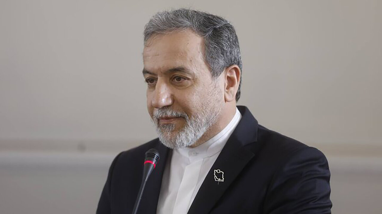 عراقچی: ایران از هیچ‌یک از حقوق ملت خود عقب‌نشینی نخواهد کرد