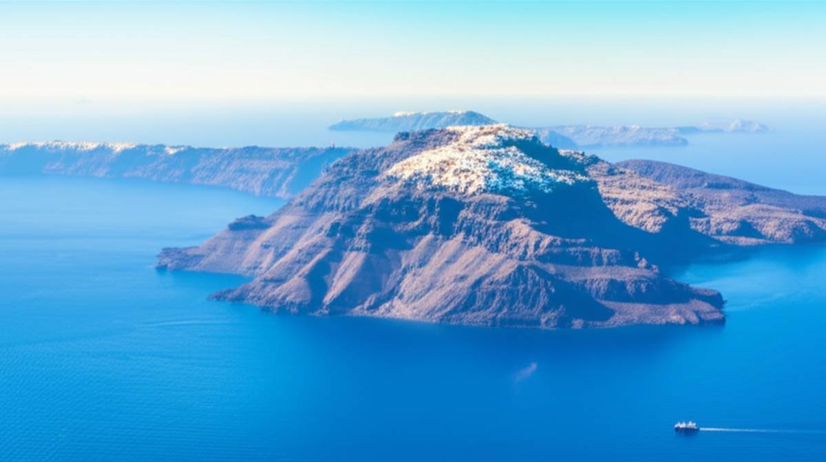 آتشفشان سانتورینی | معرفی کامل این جاذبه گردشگری