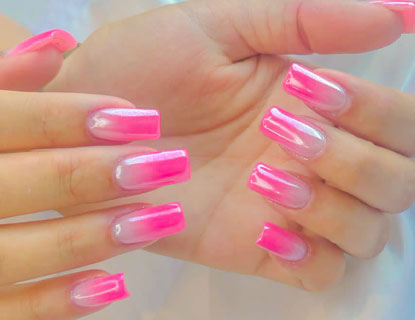 کاشت ناخن در بهترین سالن زیبایی سعادت آباد